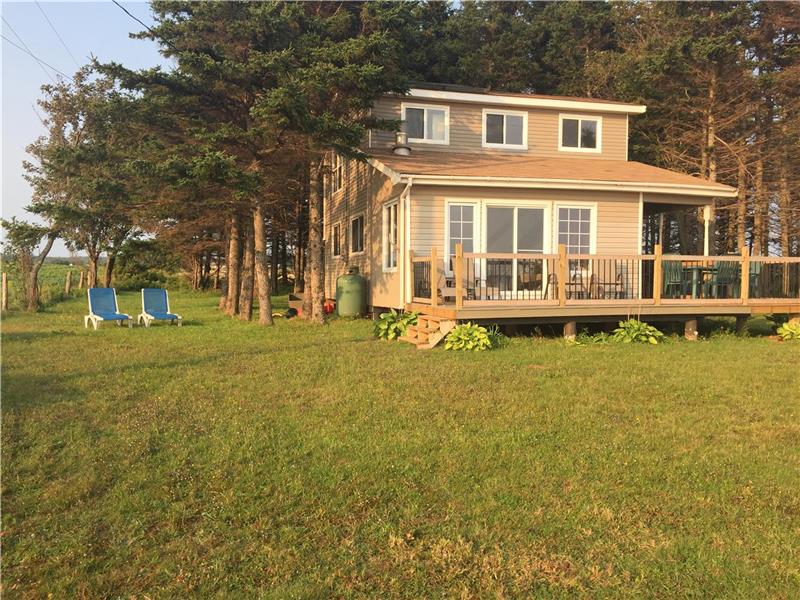 Red Shore Beach House (PEI License Argyle Shore Cottage Rental GL