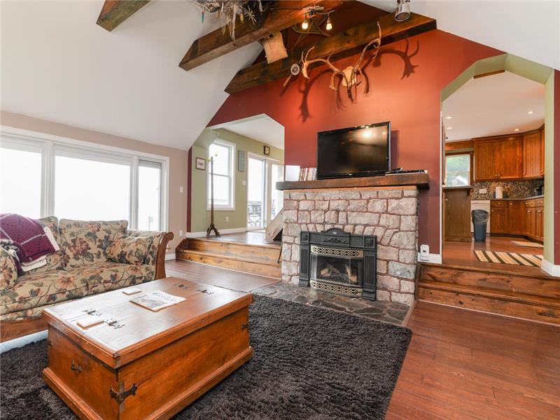 Cottages at Bon Echo's Edge Cloyne Cottage Rental GL27108