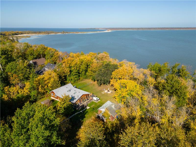 Cedar House on Beautiful Victoria Beach Cottage Rental GL27133