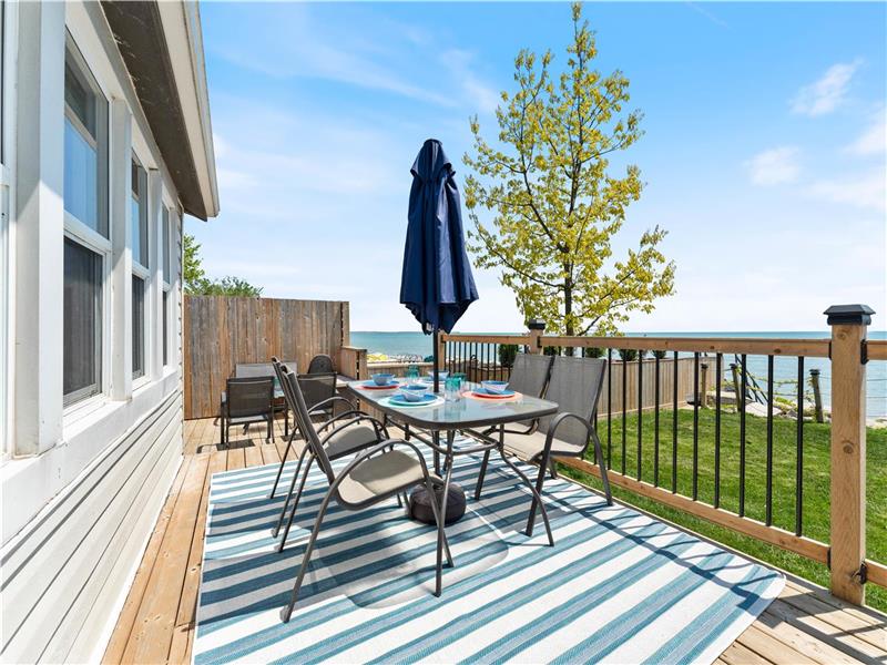 "Escape to Your Dream Lakefront Dunnville Cottage Rental DI27170