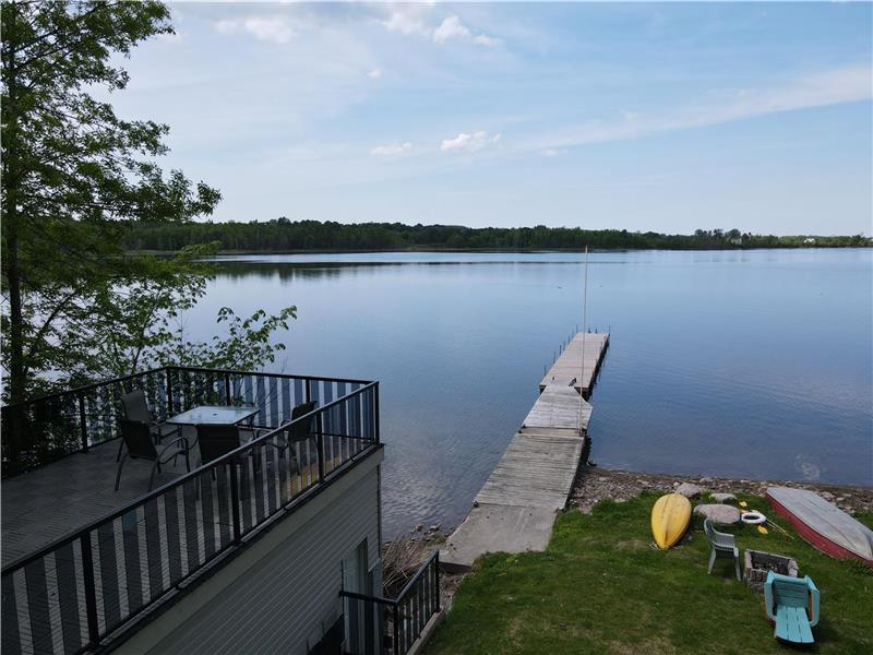 Large waterfront property with Victoria Harbour Cottage Rental DI