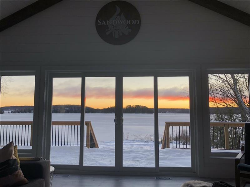 THE SANDWOOD MUSKOKA, 4 Season Utterson Cottage Rental GL27455