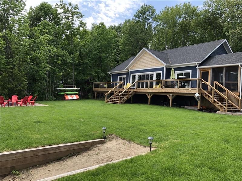 THE SANDWOOD MUSKOKA, 4 Season Utterson Cottage Rental GL27455