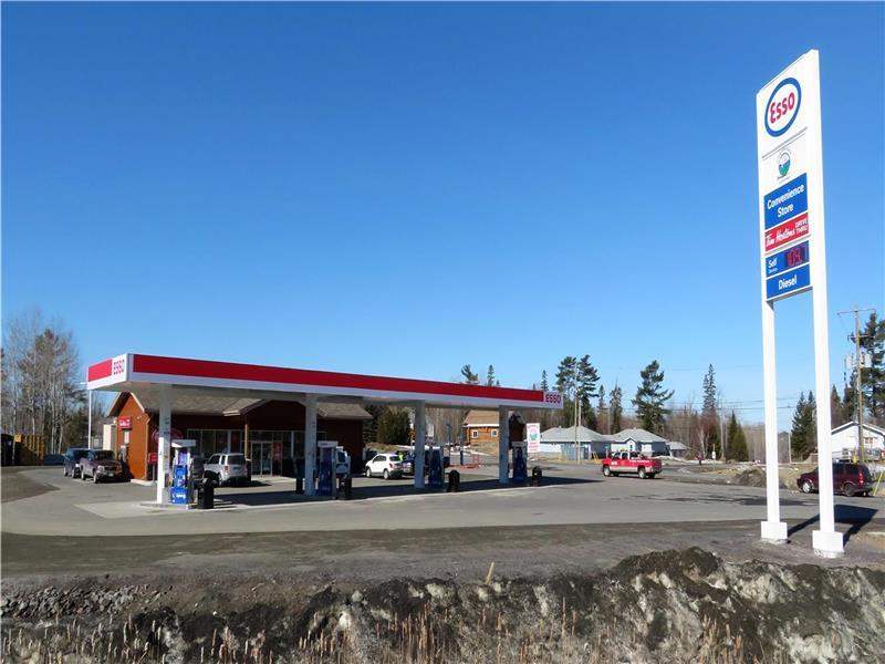 Sandy Pines Cottage in Byng Inlet. Parry Sound Cottage Rental PL