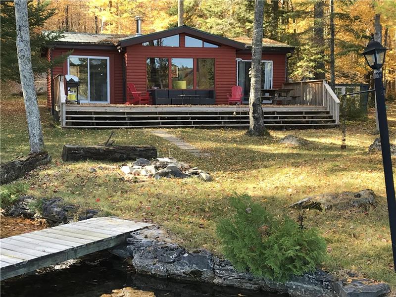 Beautiful cottage on Kashwakamak Northbrook Cottage Rental DI27761