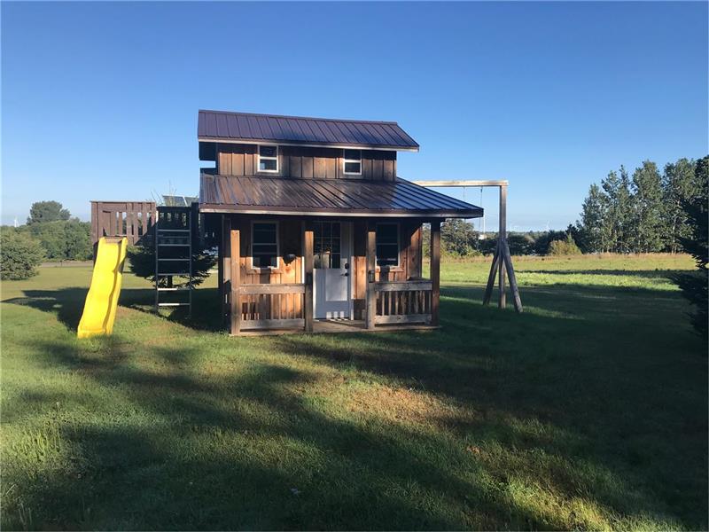 Spectacular and Very Private 6 Wolfe Island Cottage Rental PL27762