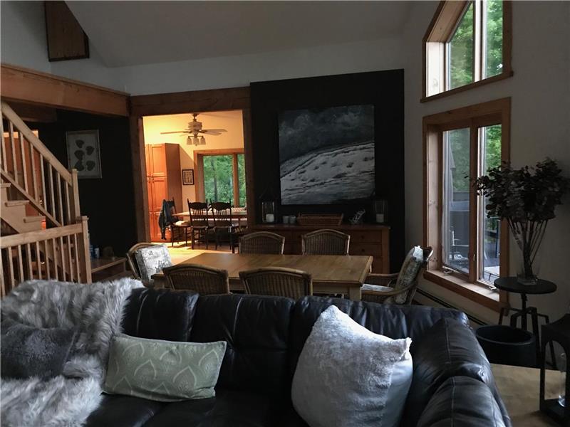 Spectacular and Very Private 6 Wolfe Island Cottage Rental PL27762