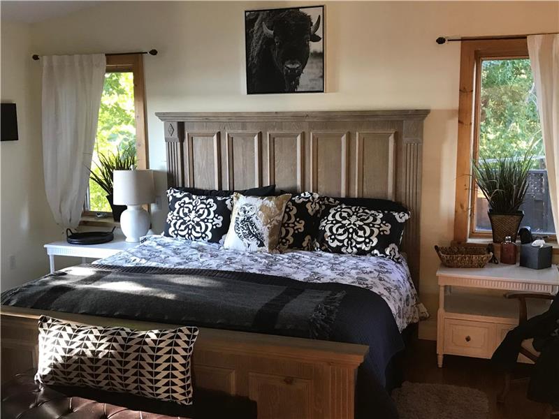 Spectacular and Very Private 6 Wolfe Island Cottage Rental PL27762