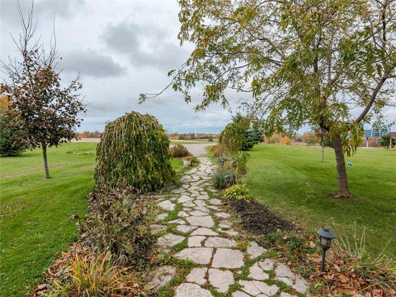 Spectacular and Very Private 6 Wolfe Island Cottage Rental PL27762