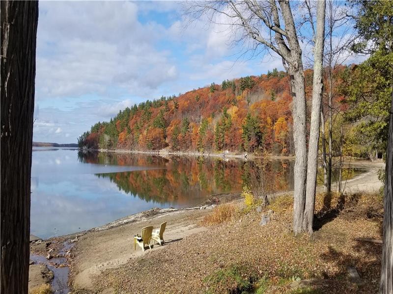 Beautiful Waterfront Cottage Come Cobden Cottage Rental GL27836