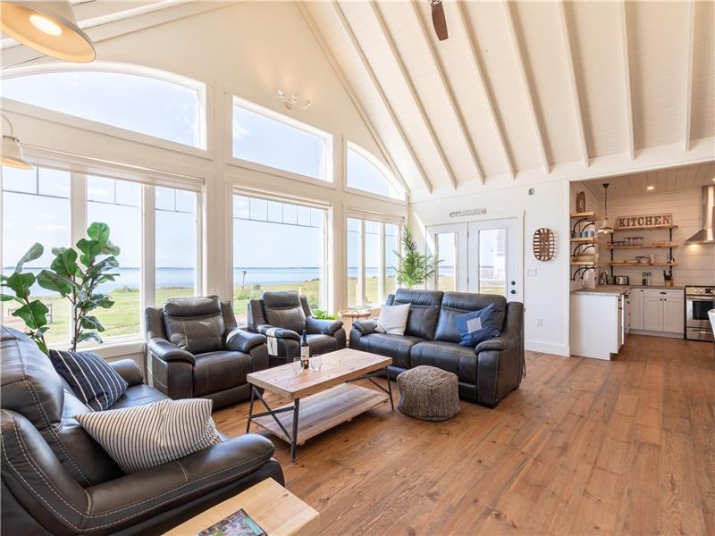 Slice Of Life Waterfront Beach Malpeque Bay Cottage Rental DI27859