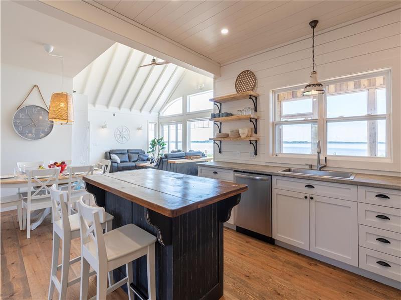 Slice Of Life Waterfront Beach Malpeque Bay Cottage Rental DI27859