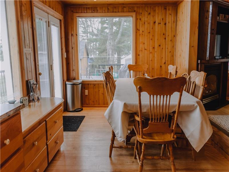 Northern Pines Cottage Burleigh Falls Cottage Rental DI28005