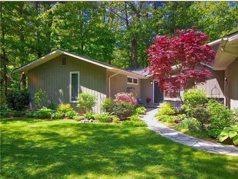 Woodside Cottage... Luxury In Grand Bend Cottage Rental PL28038