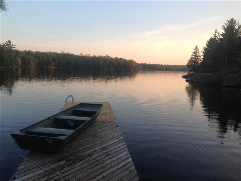 LAKEFRONT COTTAGE WITH PRIVACY Mckellar Cottage Rental DI28063