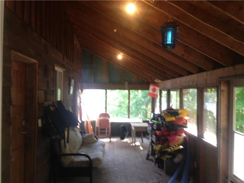 LAKEFRONT COTTAGE WITH PRIVACY Mckellar Cottage Rental DI28063