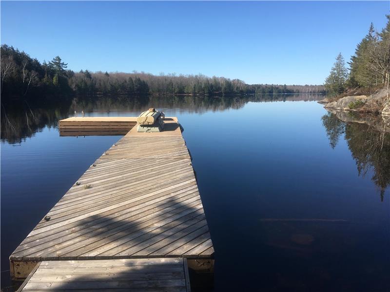 LAKEFRONT COTTAGE WITH PRIVACY Mckellar Cottage Rental DI28063