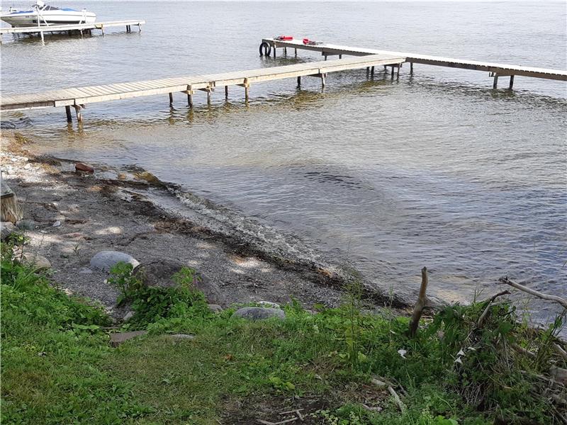 Waterfront Rice lake cottages for Rice Lake Cottage Rental PL28097 CottagesInCanada