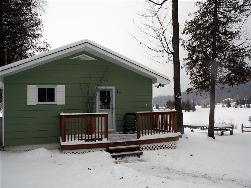 Beachfront cottage close to ski Calabogie Cottage Rental PL28188