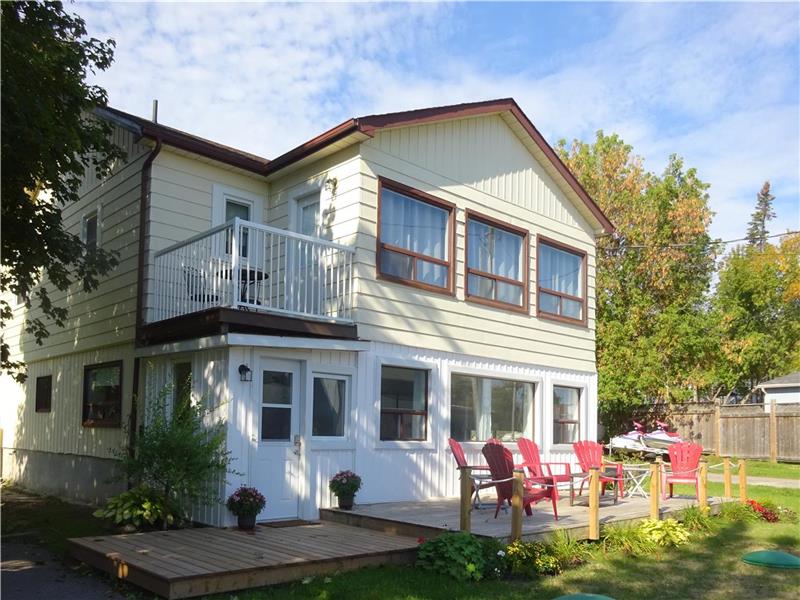 Cameron Cottage Large Newly Kawartha Lakes Cottage Rental