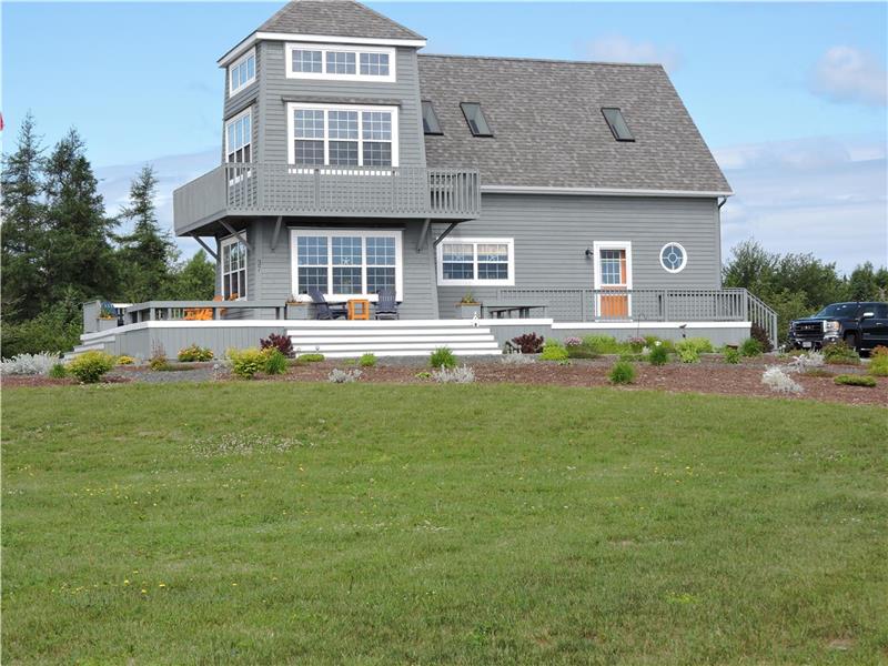 Georgeous Water Front 4 Season Home Oak Point Cottage For Sale
