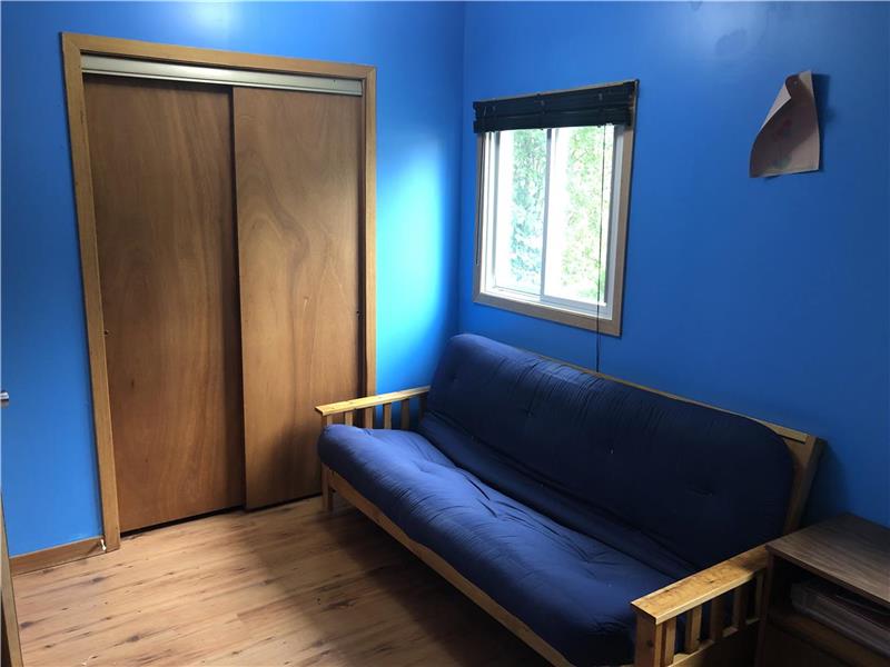 Hay Bay Getaways Cottage Napanee Cottage Rental PL28613 CottagesInCanada