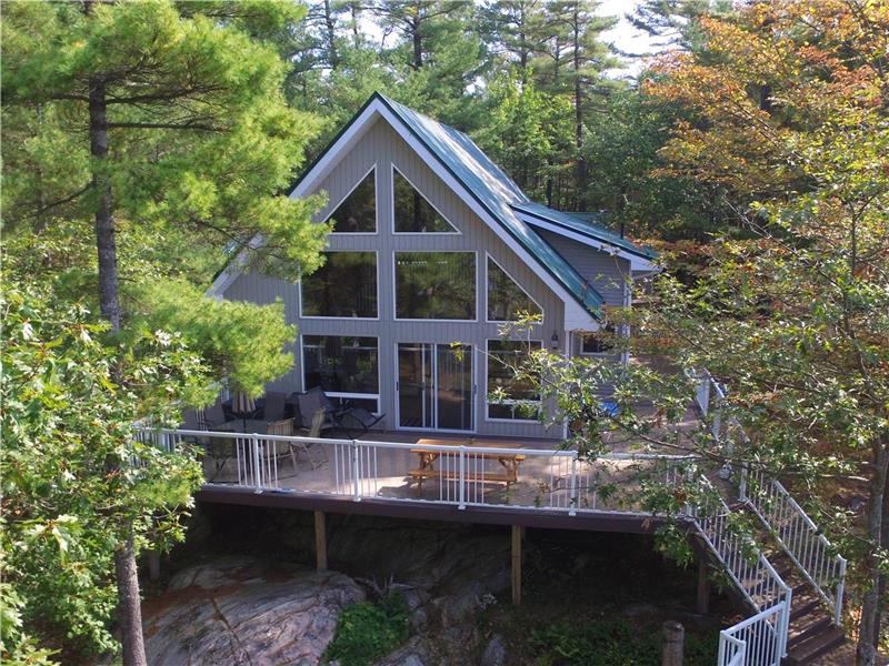 1300 sq foot Water Access Cottage PointeAuBarilStation Cottage