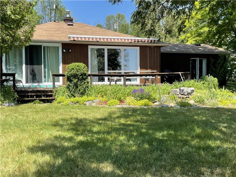 Howe Island Haven Thousand Island Howe Island Cottage Rental GL28752 CottagesInCanada