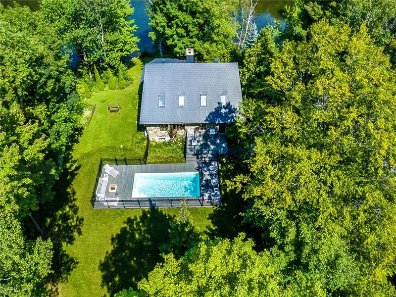 Panorama Waterfront SteAnnedesLacs Cottage Rental DI29268