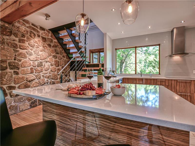 Panorama Waterfront SteAnnedesLacs Cottage Rental DI29268