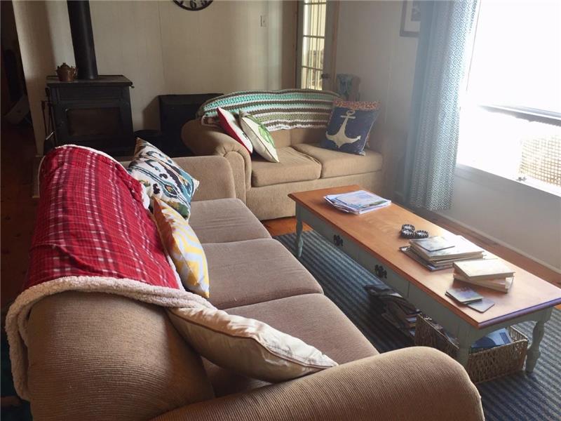 Bull Lake Cottage, Arden, Ontario Arden Cottage Rental GL29420