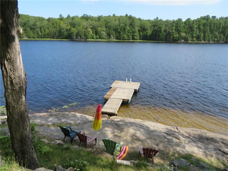 Bull Lake Cottage, Arden, Ontario Arden Cottage Rental GL29420 CottagesInCanada