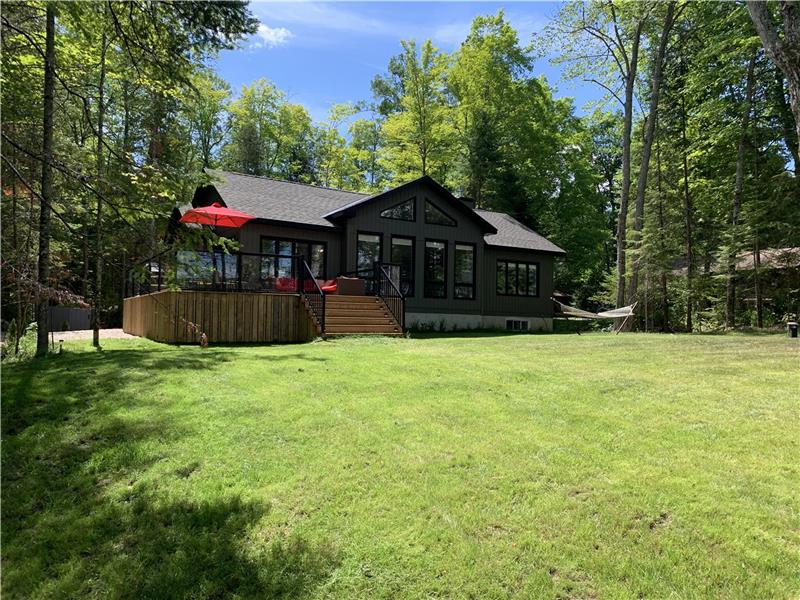 Relax at the Black Donald Retreat Calabogie Cottage Rental DI29528