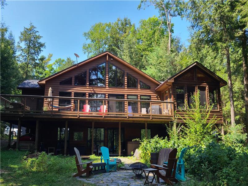 Lakefront Cottage in private Haliburton Cottage Rental GL29597