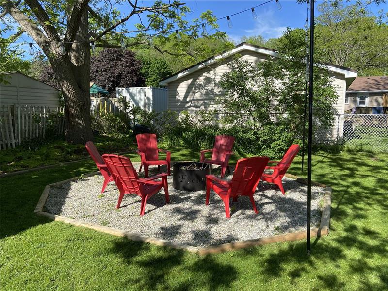 Sunset Views, Port Stanley, Ontario Port Stanley Cottage Rental GL