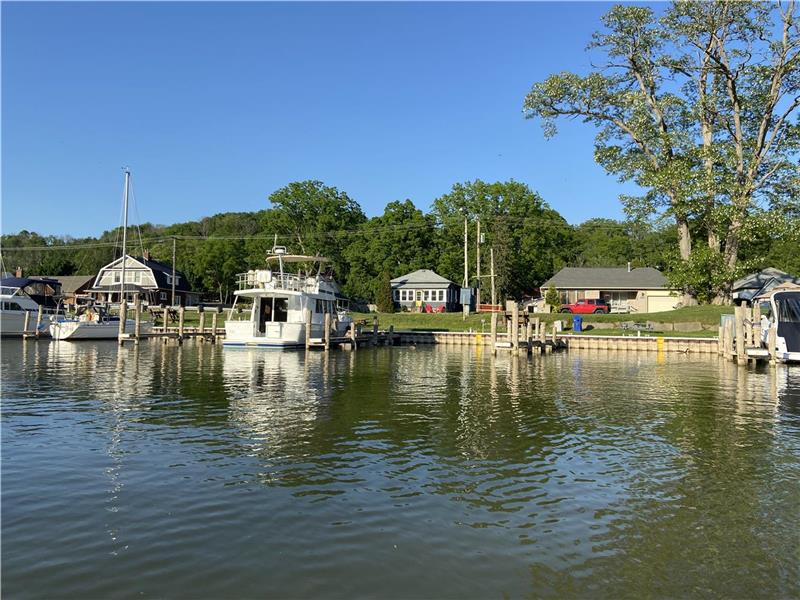 Sunset Views, Port Stanley, Ontario Port Stanley Cottage Rental GL