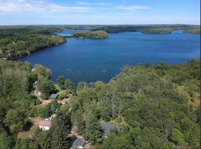 2 Cottages on Big Clear Lake, Arden Cottage Rental PL29621 CottagesInCanada