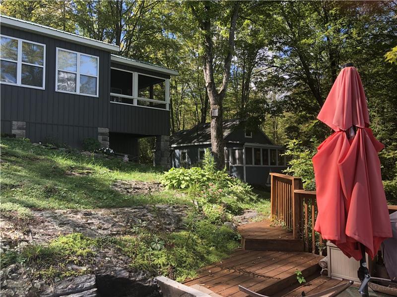 2 Cottages on Big Clear Lake, Arden Cottage Rental PL29621 CottagesInCanada