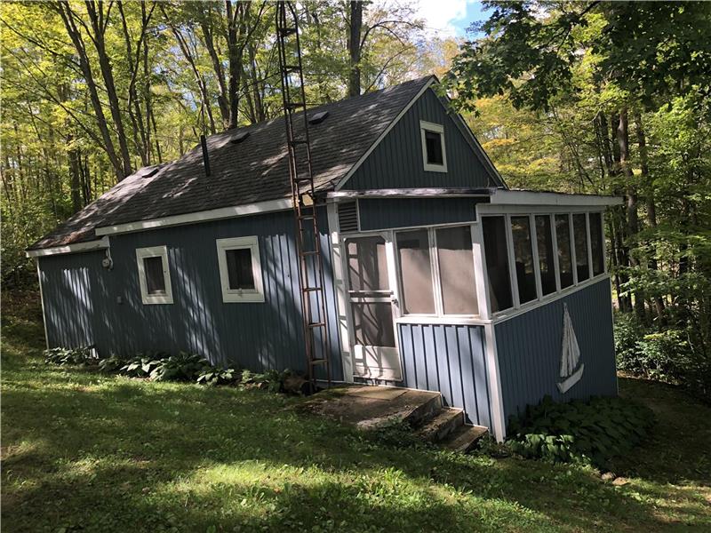 2 Cottages on Big Clear Lake, Arden Cottage Rental PL29621 CottagesInCanada