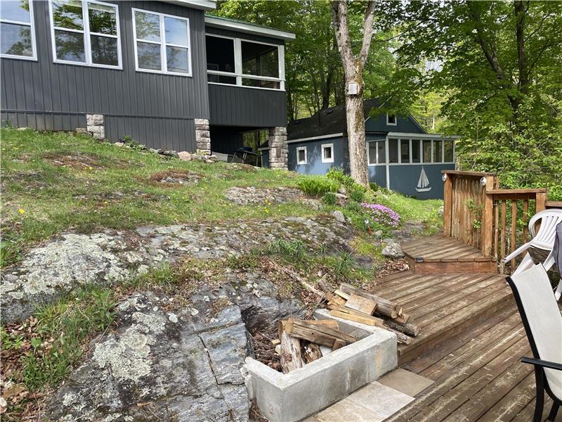 2 Cottages on Big Clear Lake, Arden Cottage Rental PL29621 CottagesInCanada