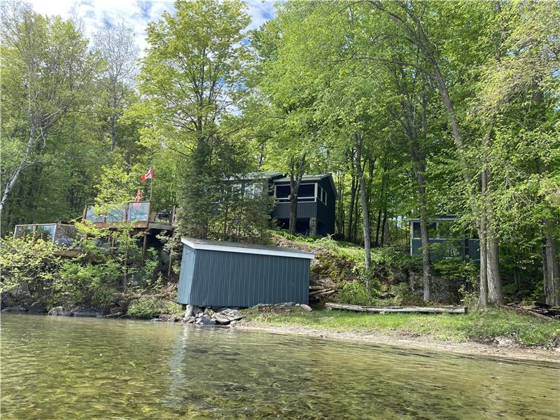 2 Cottages on Big Clear Lake, Arden Cottage Rental PL29621 CottagesInCanada