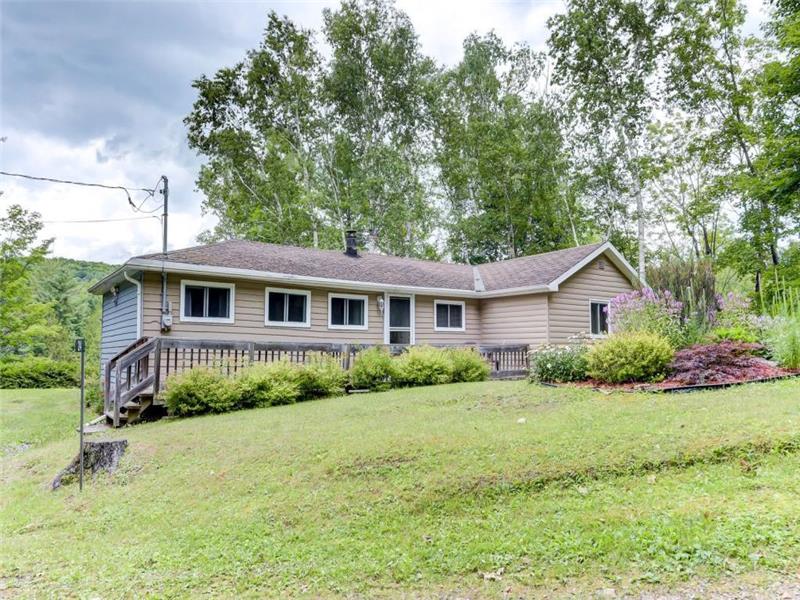 Waterfront Outaouais Sauna 45 min MulgraveetDerry Cottage Rental