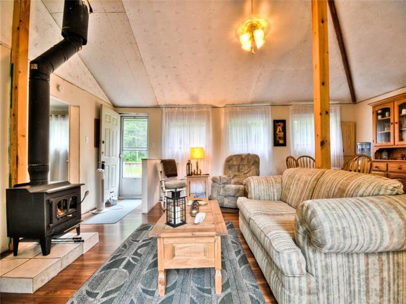 Waterfront Outaouais Sauna 45 min MulgraveetDerry Cottage Rental