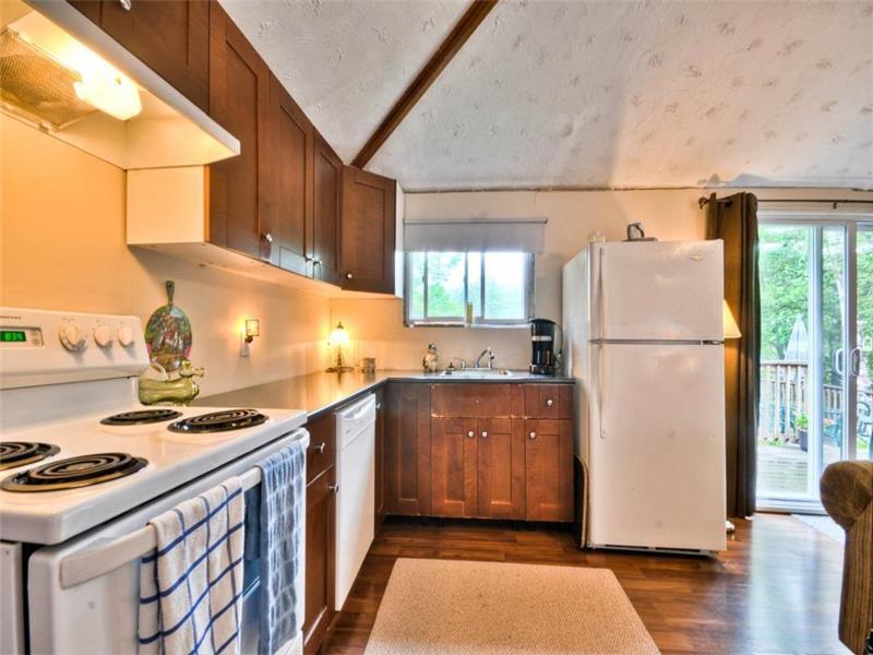 Waterfront Outaouais Sauna 45 min MulgraveetDerry Cottage Rental