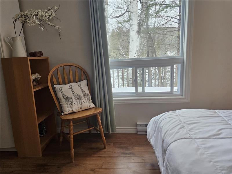 Waterfront Outaouais Sauna 45 min MulgraveetDerry Cottage Rental