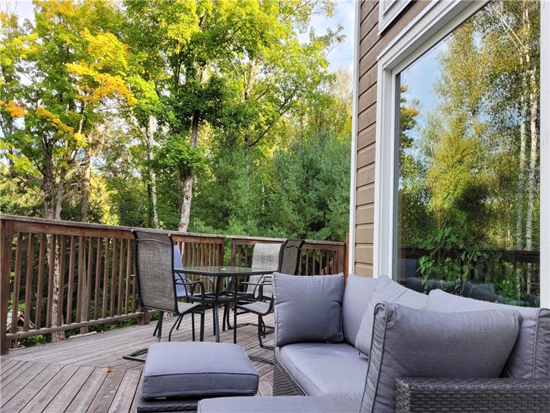 Luxurious Waterfront 4 Season Bancroft Cottage Rental GL29750