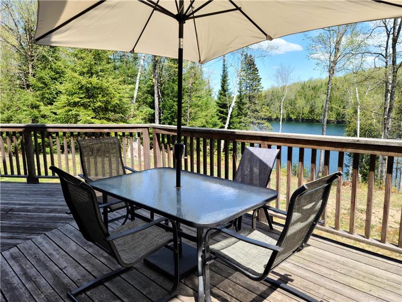 Luxurious Waterfront 4 Season Bancroft Cottage Rental DI29750
