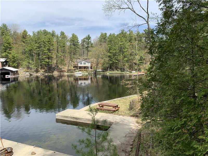 VIEWPOINT on Charleston Lake Charleston Lake Cottage Rental GL30109 CottagesInCanada VIEWPOINT on Charleston Lake Charleston Lake Cottage Rental GL30109 CottagesInCanada