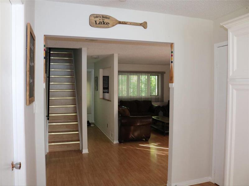 LARGE WATERFRONT COTTAGE SLEEPS 12, Victoria Harbour Cottage Rental