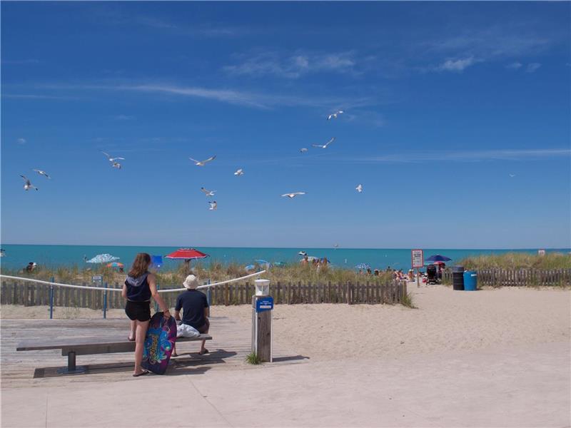 Dock Cottage New Luxury Grand Bend Grand Bend Cottage Rental PL30252 CottagesInCanada